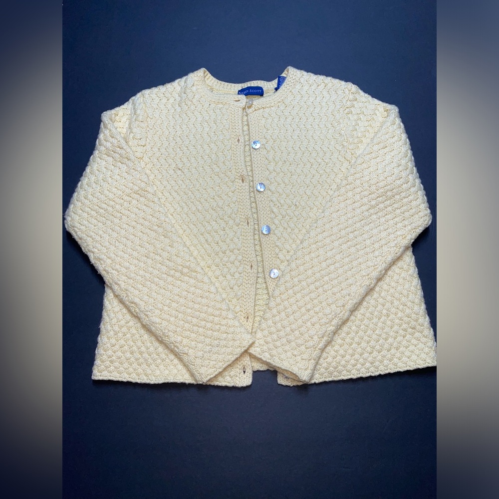 Karen Scott Sweater 100% acrylic medium